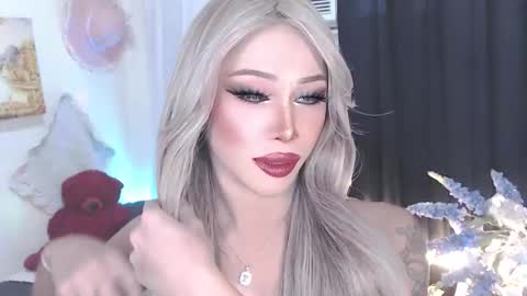 Snapshot of valentina_goddess_tsxxx chatting on April 14, 7:09 pm Amanda online show from April 14, 7:09 pm