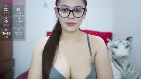 Snapshot of valentina_nappi96 chatting on April 19, 6:07 pm VALE online show from April 19, 6:07 pm