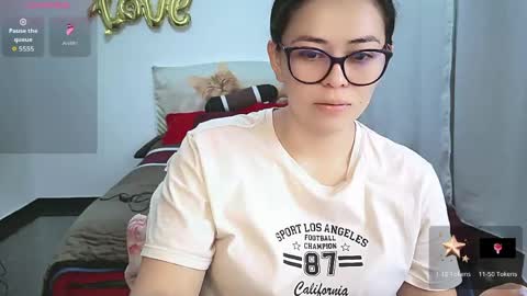 Snapshot of valentina_nappi96 chatting on April 21, 1:53 am VALE online show from April 21, 1:53 am