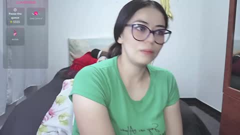 Snapshot of valentina_nappi96 chatting on May 28, 1:47 am VALE online show from May 28, 1:47 am