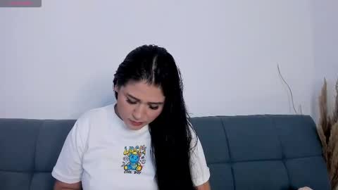 Snapshot of valentina_owens chatting on December 1, 8:36 pm valentina_owens online show from December 1, 8:36 pm