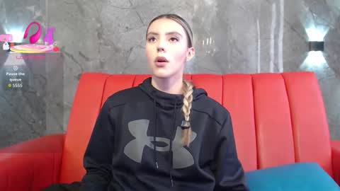 Snapshot of valentina_red18 chatting on March 16, 3:05 pm Valentina online show from March 16, 3:05 pm