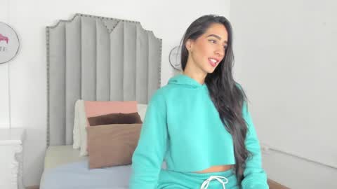 Snapshot of valentina_ross_ chatting on June 8, 12:05 pm Valentina online show from June 8, 12:05 pm