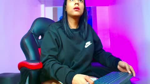 valentina_y_sneiderr online show from April 17, 10:35 pm