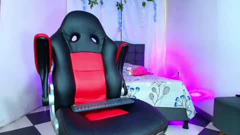 valentina_y_sneiderr online show from May 27, 11:02 pm