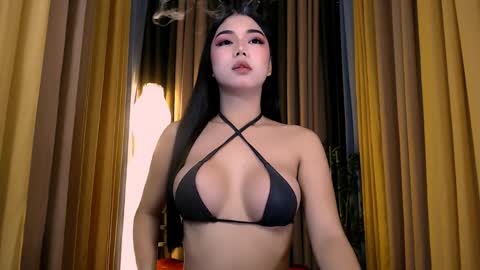 valentinadawson online show from April 10, 8:52 am