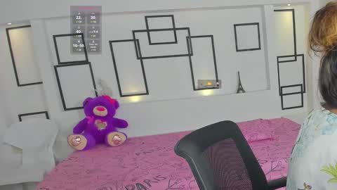 valentinamontoya online show from January 14, 11:31 am