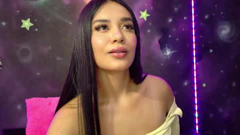 valentinarojass_ online show from May 25, 6:36 pm