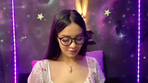valentinarojass_ online show from May 27, 6:38 pm