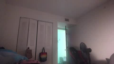 Snapshot of valentinas_dream chatting on September 21, 7:10 am Tina Bates online show from September 21, 7:10 am