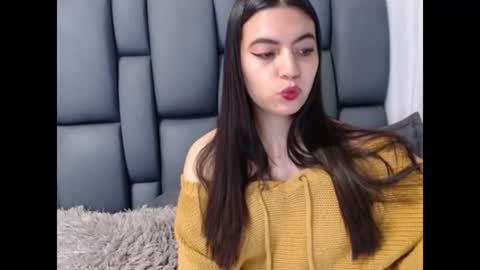 valentinasmith18 online show from June 18, 7:51 pm