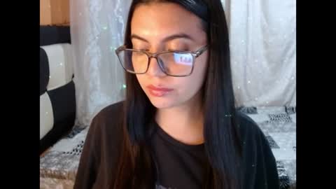 valentinasmith18 online show from July 7, 4:37 am