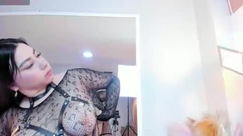 Mia  online show from February 1, 12:15 pm