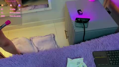 Mia  online show from February 9, 8:35 pm