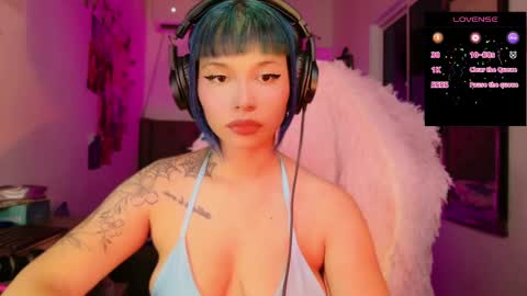 Danielle  Please help me to reach 300 thumbs up online show from December 21, 7:04 am