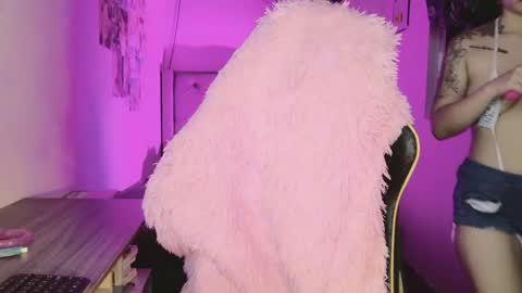 Danielle  Please help me to reach 300 thumbs up online show from February 5, 6:29 am