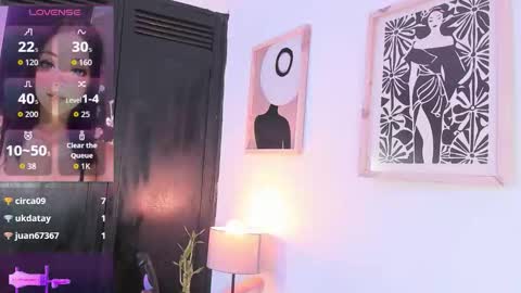 Snapshot of valentinna_montess chatting on November 6, 1:45 pm Valentina montes online show from November 6, 1:45 pm