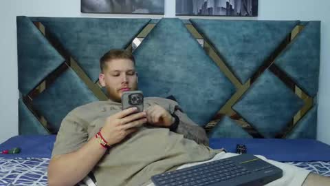Snapshot of valentino_ferrari28 chatting on October 17, 2:04 am Valentino Ferrari online show from October 17, 2:04 am