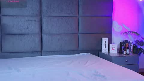 valentino moon online show from February 17, 1:13 am