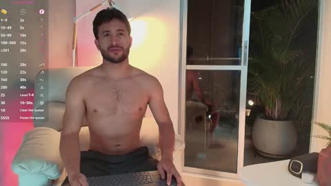 Snapshot of valentinoford chatting on January 25, 5:29 am Valentino online show from January 25, 5:29 am