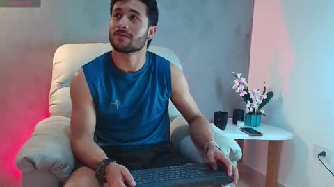 Snapshot of valentinoford chatting on March 4, 12:39 am Valentino online show from March 4, 12:39 am