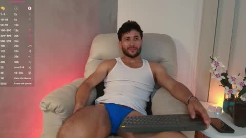 Snapshot of valentinoford chatting on March 12, 5:46 am Valentino online show from March 12, 5:46 am