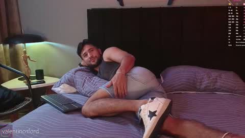 Snapshot of valentinoford chatting on September 18, 6:32 pm Valentino online show from September 18, 6:32 pm