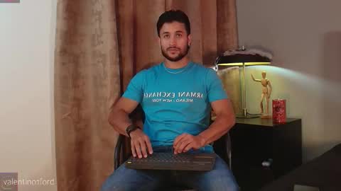 Snapshot of valentinoford chatting on October 22, 7:46 pm Valentino online show from October 22, 7:46 pm