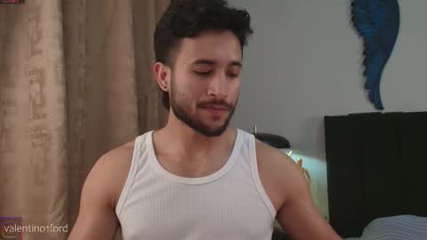 Snapshot of valentinoford chatting on November 12, 9:36 pm Valentino online show from November 12, 9:36 pm