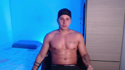 Snapshot of valentinosex_1 chatting on July 2, 9:54 pm VALENTINO online show from July 2, 9:54 pm