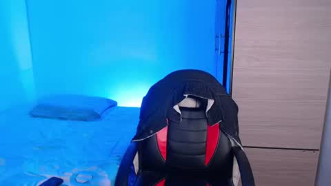Snapshot of valentinosex_1 chatting on July 16, 11:55 pm VALENTINO online show from July 16, 11:55 pm