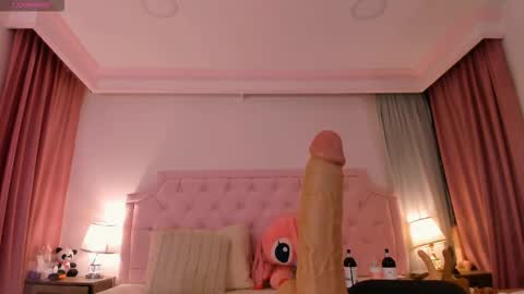 Vale Toro  online show from December 4, 11:30 am