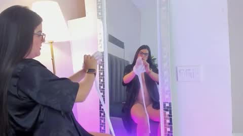 VALEN VEGA online show from February 20, 11:00 am