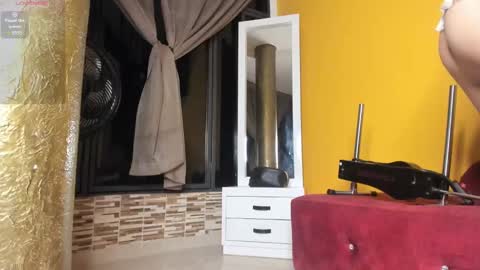 Snapshot of valeri_hurtado chatting on November 5, 3:17 am Valeria online show from November 5, 3:17 am