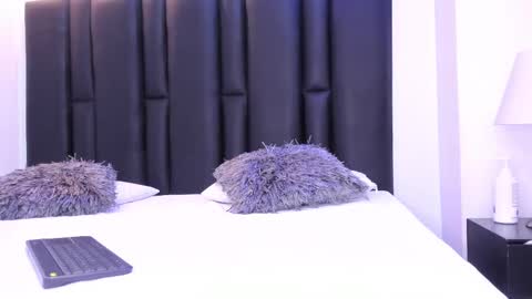 valeri_tafur online show from March 6, 10:52 am