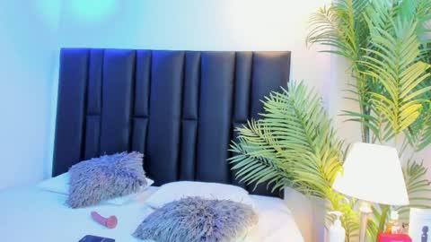 Snapshot of valeri_tafur chatting on April 7, 10:37 am valeri_tafur online show from April 7, 10:37 am