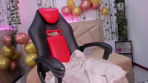 Snapshot of valeria_dark_ chatting on April 20, 7:59 pm valeria online show from April 20, 7:59 pm