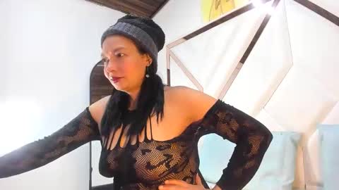 Snapshot of valeria_gil_ chatting on April 28, 3:22 am valeria_gil_ online show from April 28, 3:22 am
