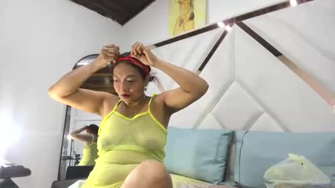 Snapshot of valeria_gil_ chatting on May 5, 3:14 am valeria_gil_ online show from May 5, 3:14 am