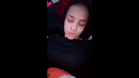 valeria_rios22 online show from April 19, 8:02 am