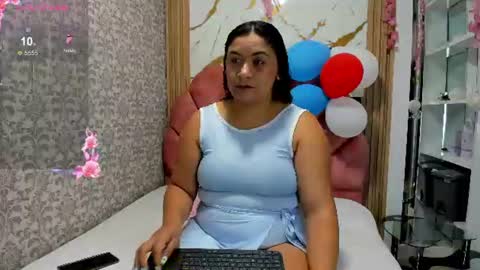 Snapshot of valeria_rivera1 chatting on July 14, 12:11 pm Costume lover online show from July 14, 12:11 pm