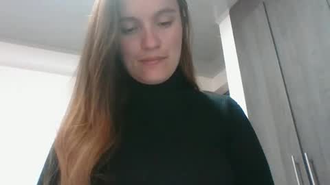 Snapshot of valeriafrannco chatting on March 8, 6:06 am valeriafrannco online show from March 8, 6:06 am