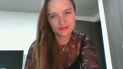 Snapshot of valeriafrannco chatting on April 1, 5:08 am valeriafrannco online show from April 1, 5:08 am