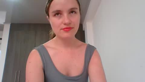 Snapshot of valeriafrannco chatting on April 6, 10:33 pm valeriafrannco online show from April 6, 10:33 pm