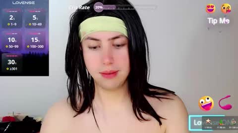 Snapshot of valeriagill_ chatting on December 18, 10:38 pm valeriagill_ online show from December 18, 10:38 pm