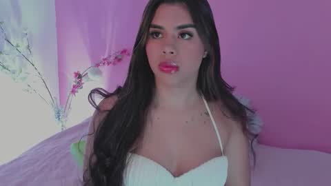 Snapshot of valeriaruiz_1 chatting on October 9, 4:05 pm Valeria online show from October 9, 4:05 pm