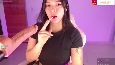 Snapshot of valeribell1 chatting on March 24, 5:34 am Valeri online show from March 24, 5:34 am