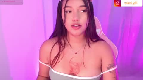 Snapshot of valeribell1 chatting on April 22, 6:09 pm Valeri online show from April 22, 6:09 pm