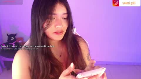 Snapshot of valeribell1 chatting on April 28, 4:06 am Valeri online show from April 28, 4:06 am