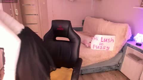 Snapshot of valerie_cutee chatting on February 27, 3:01 pm Lera online show from February 27, 3:01 pm